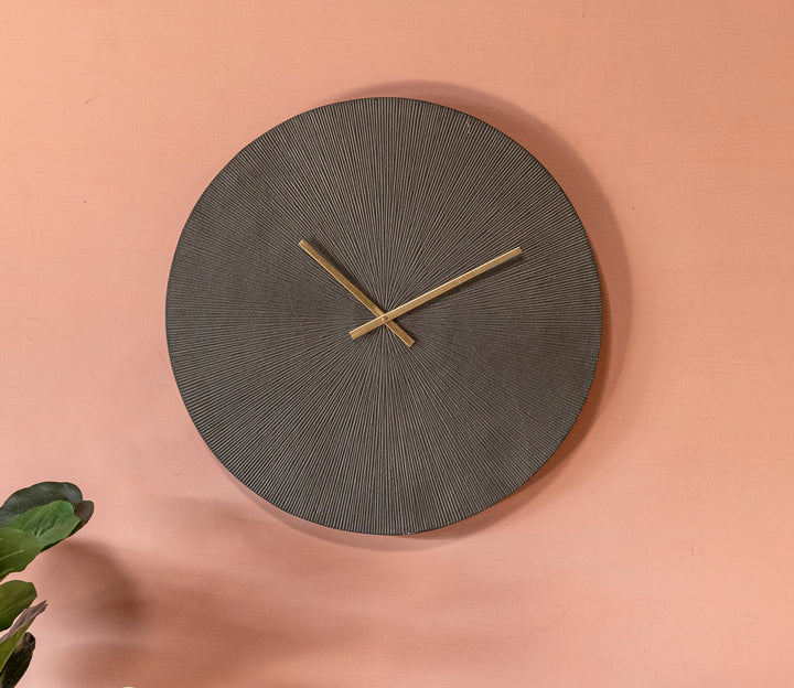 Malibu Black Aluminum Wall Clock