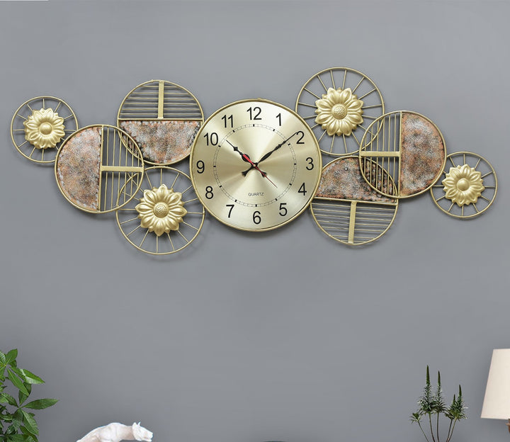 Large Decorous Multicolor Metal Wall Hanging Clock