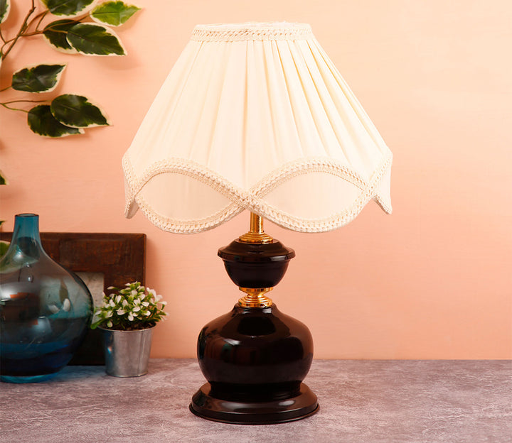 Off-White Vintage Table Lamp