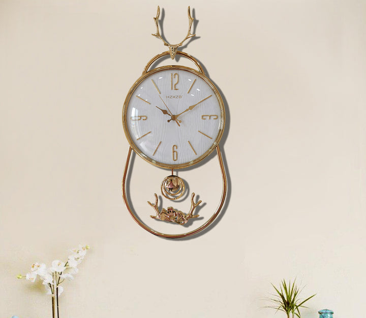 White Reindeer Pendulum Clock