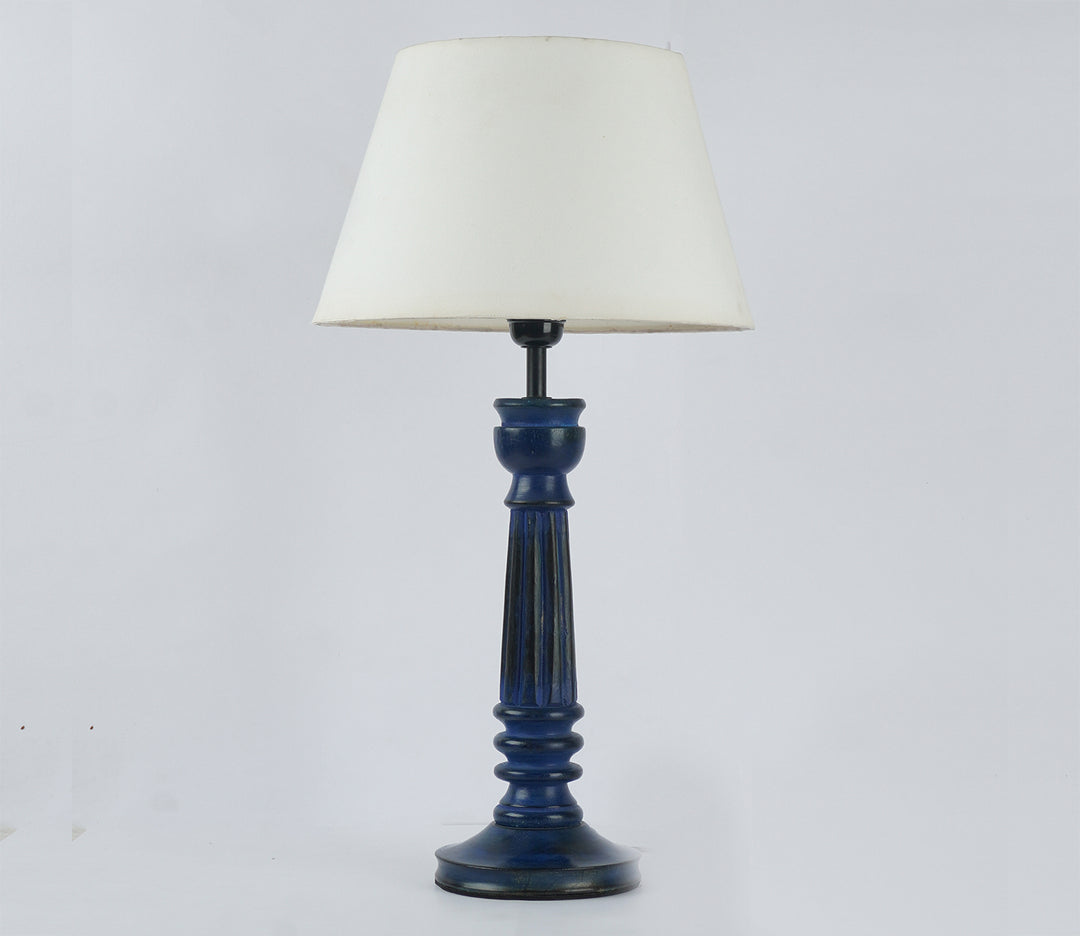 White Vintage Table Lamp with Solid Pattern (43.2 cm H)