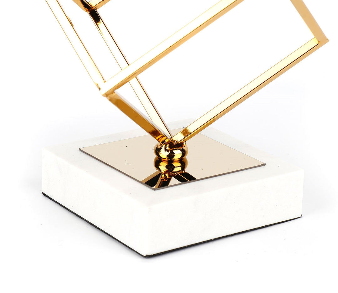 Human Colection Table Showpiece | Golden Nest Black Human Collection Table Showpiece (L, Black)