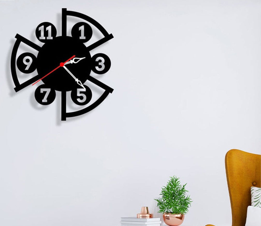 Simple Metal Wall Clock with Numbers