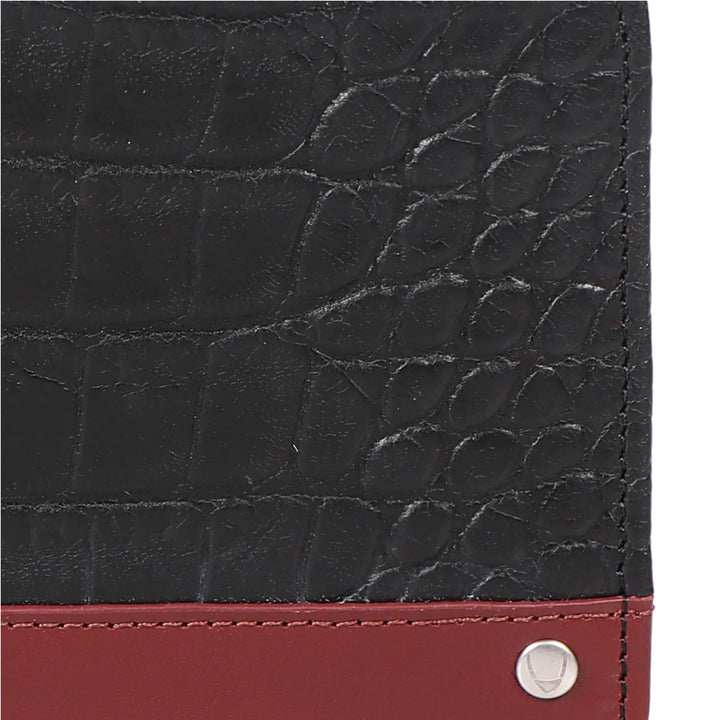 Men's Black Leather Bi-fold Wallet | Elegance in Black Bi-Fold Wallet