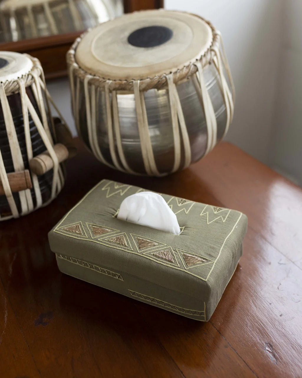 Handmade Beige and Gold Tissue Box | Runda Handmade Tissue Box - Beige & Gold