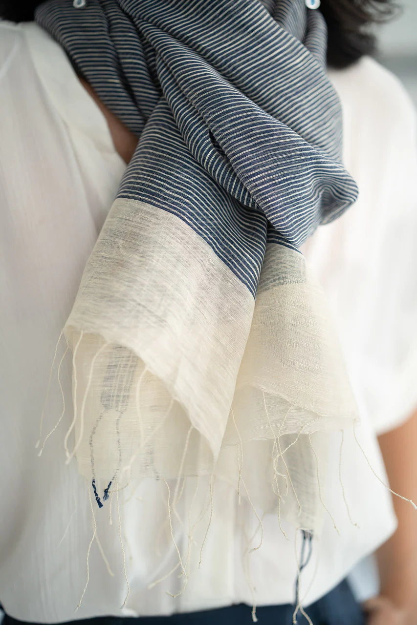 Gray & White Silk Cotton Stole: Lightweight & Stylish | Sukra Soft handwoven Silk Cotton Stole - Gray & White