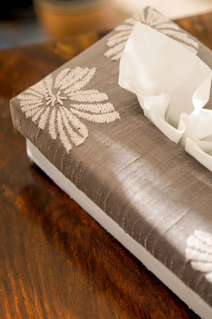 Handwoven Floral Tissue Box | Gloria Handwoven Tissue Box - Gray