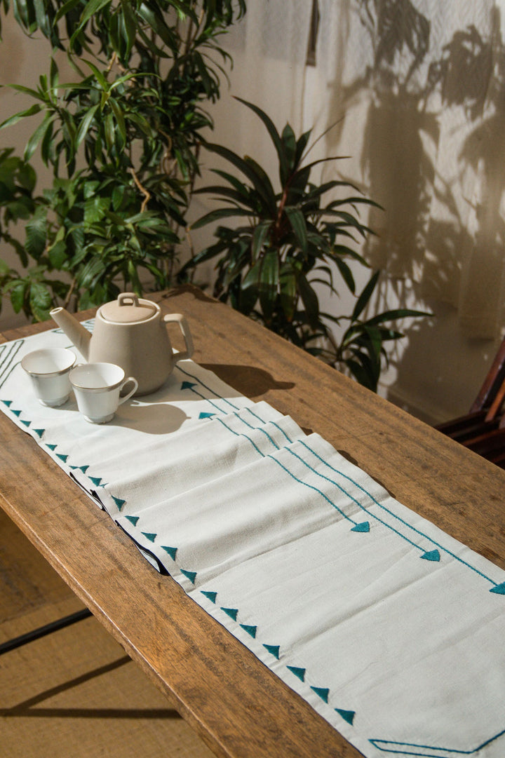 White & Blue Cotton Table Runner - Geometric Pattern | Falto - Handwoven Table Runner - White & Blue