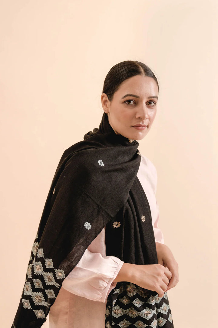 Handwoven Black Cashmere Stole: 75cm x 170cm | Raven Handwoven Soft Cashmere Stole - Black