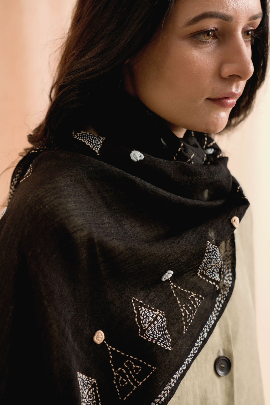 Handmade Embroidered Cashmere Stole | Isla Soft Cashmere Stole - Black