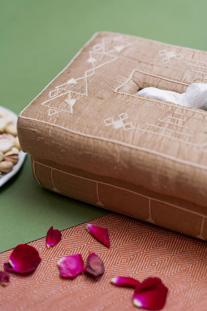Mapuche-inspired Silk Tissue Box | Virtuoso Handmade Tissue Box - Brown