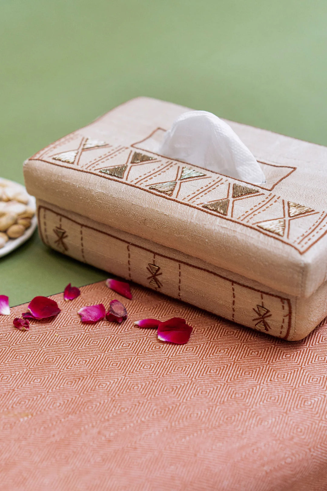 Silk Tissue Box with Tribal Designs | Ritmo de Tambor Handmade Tissue Box - Off White