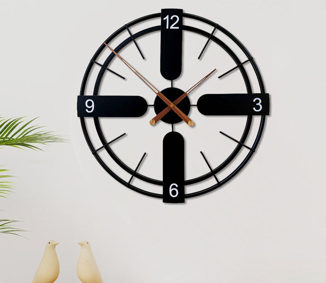 Wooden Needles Metal Wall Clock