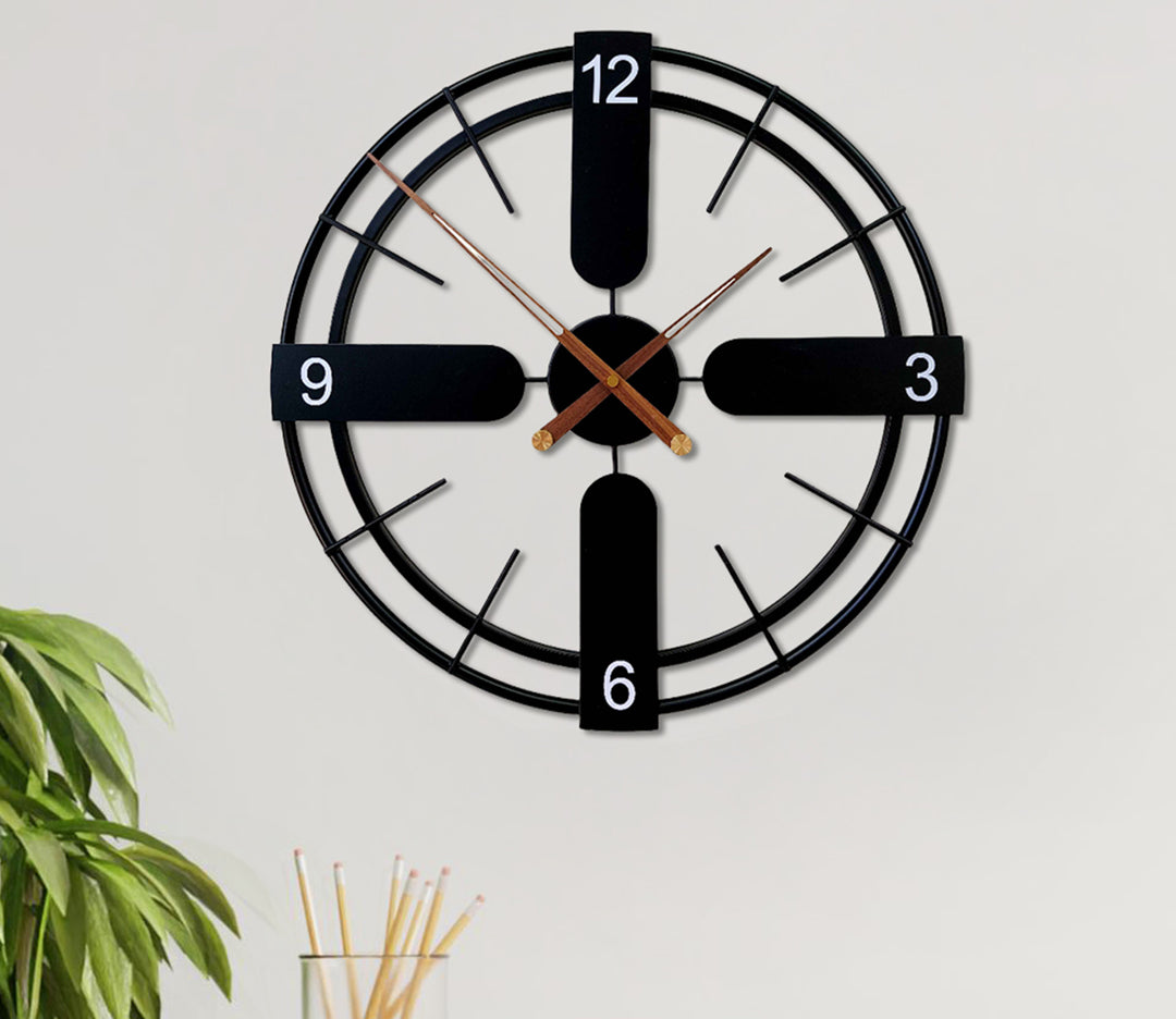Wooden Needles Metal Wall Clock