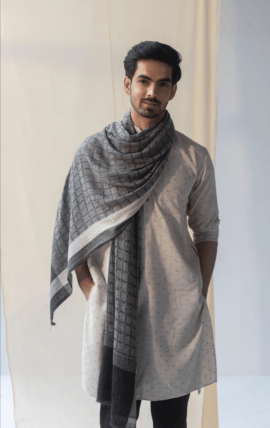 Soft Cashmere Stole: Gray and Black Check Print, 75cm x 210cm | Vadon Soft Cashmere Stole - Gray & Black