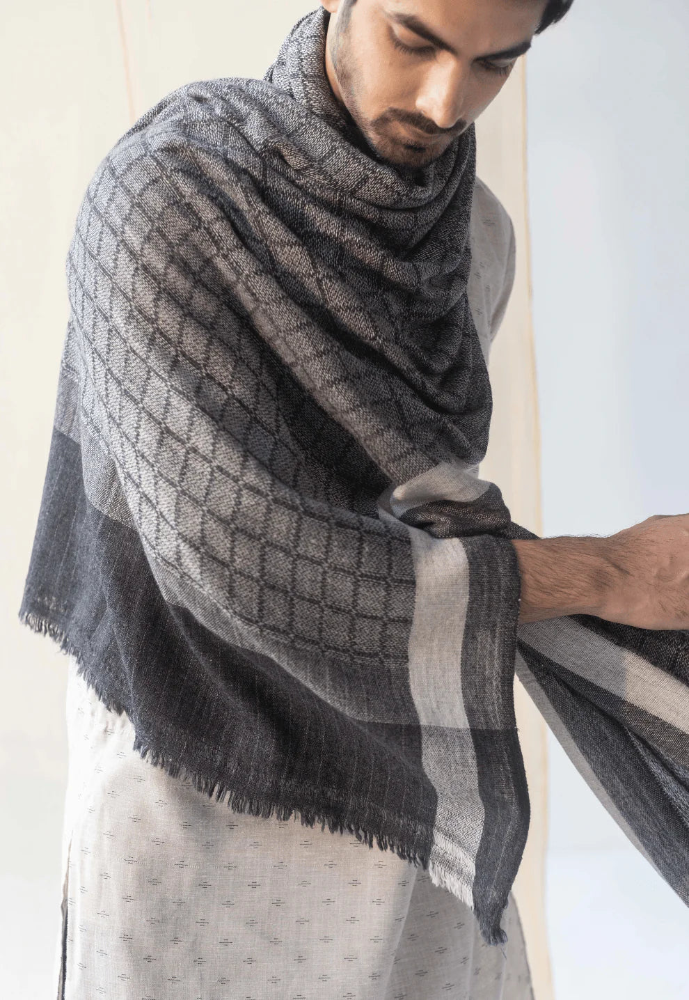 Soft Cashmere Stole: Gray and Black Check Print, 75cm x 210cm | Vadon Soft Cashmere Stole - Gray & Black