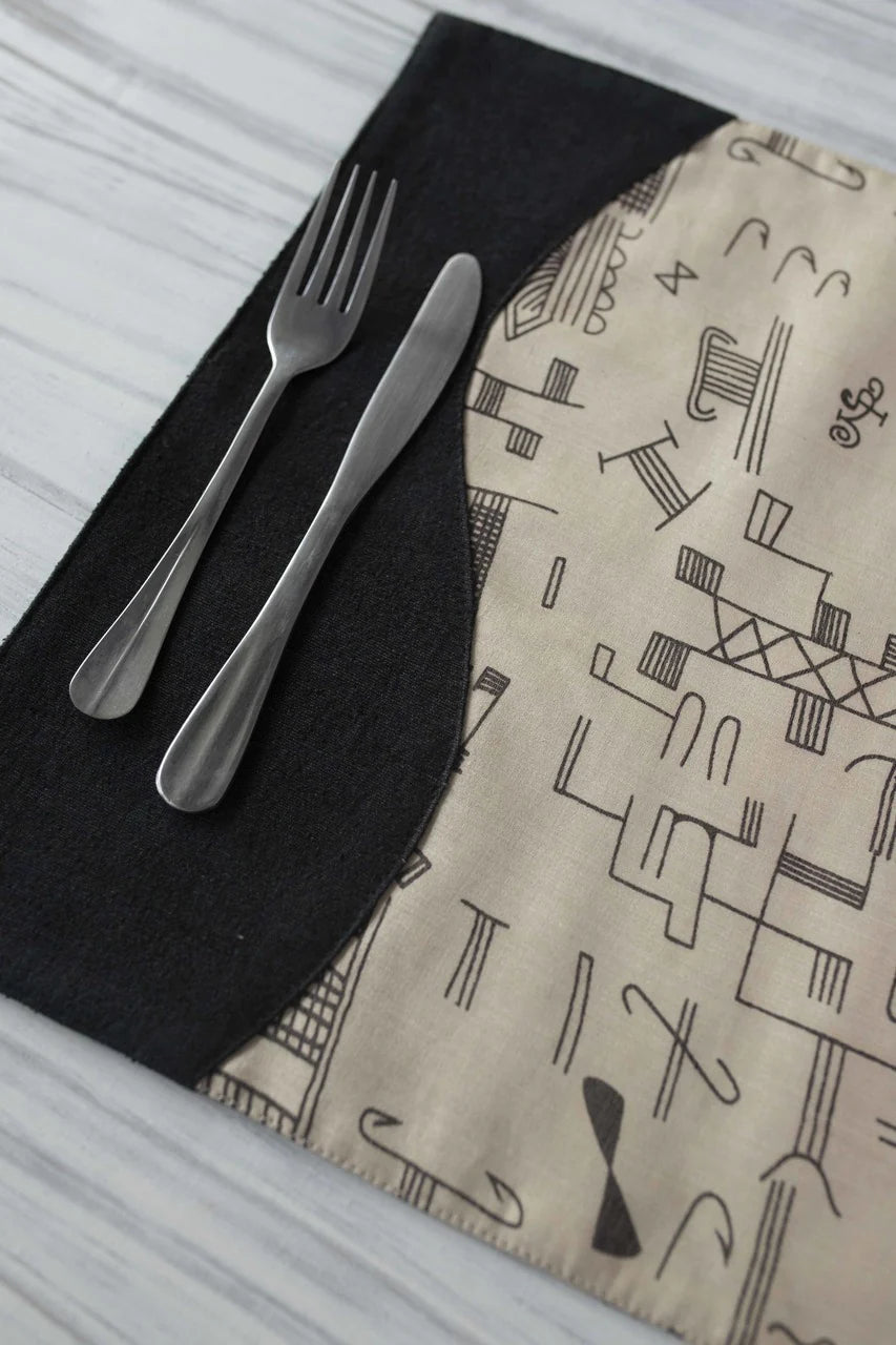 Handwoven Black and White Silk Table Mats Set - Set of 6 | Insolite Handwoven Table Mats Set Of 6 Pcs - Black & White