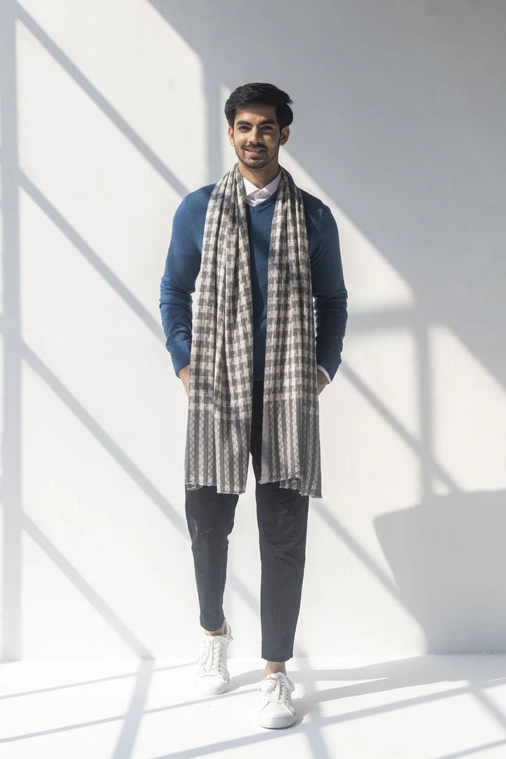 Twilight Shades Cashmere Stole: Luxurious and Versatile | Sutton Handwoven Soft Cashmere Stole - Gray & White