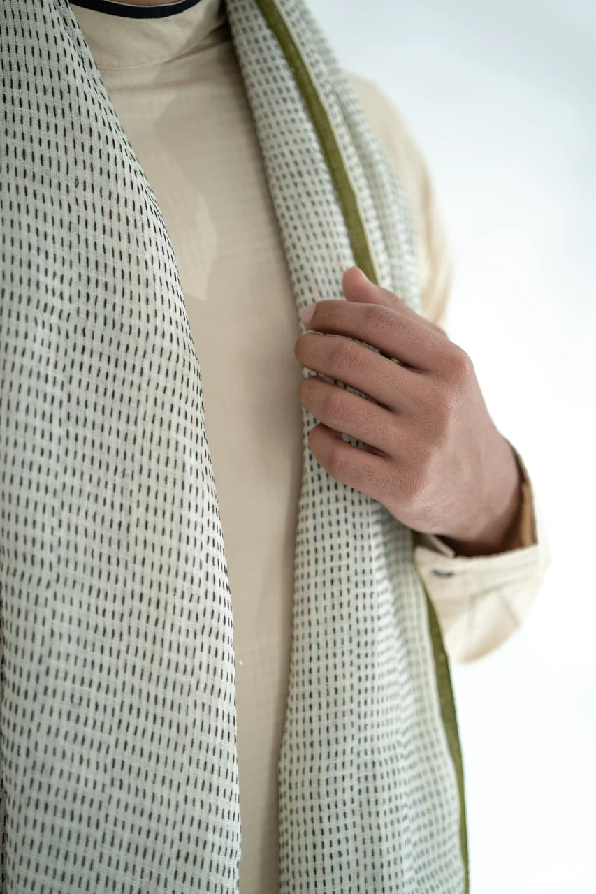 Handwoven Linen Stole with Embroidered Borders | Vedere Handwoven Linen Stole - White & Green
